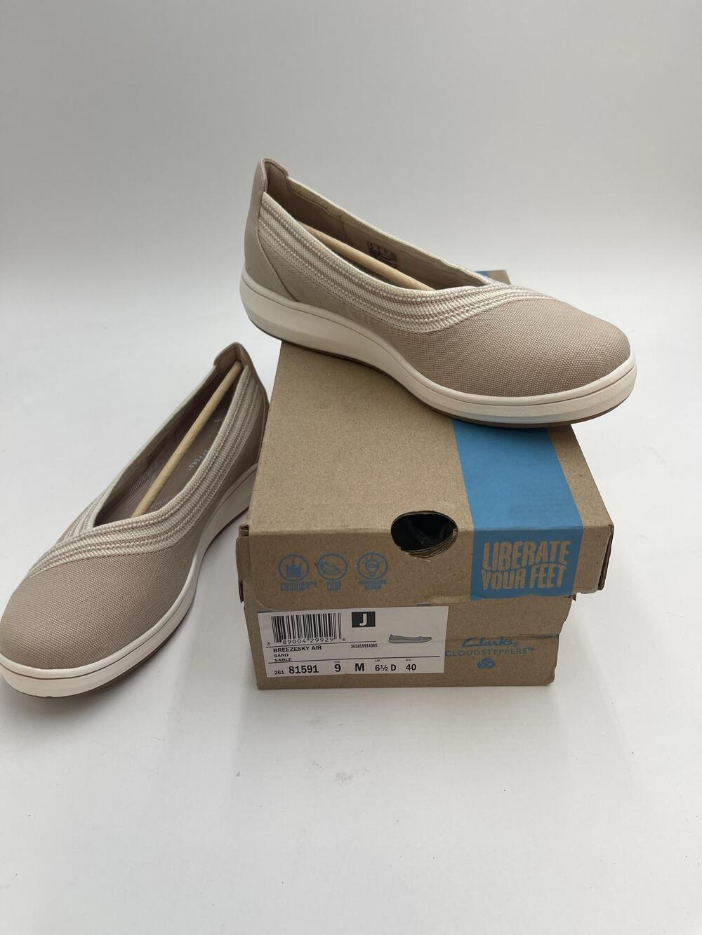 Clarks Breezesky Air Shoes Womens Beige Slip On Comfort Cloudsteppers Size 9